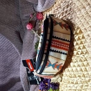 🪶Tribal Travel Fanny Pack Hip Bag for Men or Women-The color is vibrant